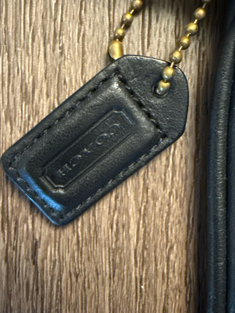 Vintage Coach Black Leather Turnlock Wristlet with GOLD hardware - Picture 7 of 9